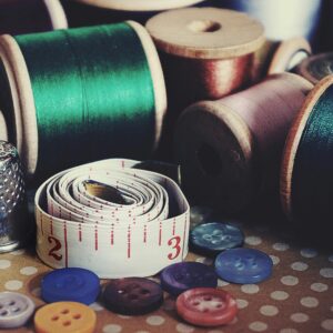 Premium Sewing Kit – Colorful Threads, Measuring Tape, Buttons & Thimble Set